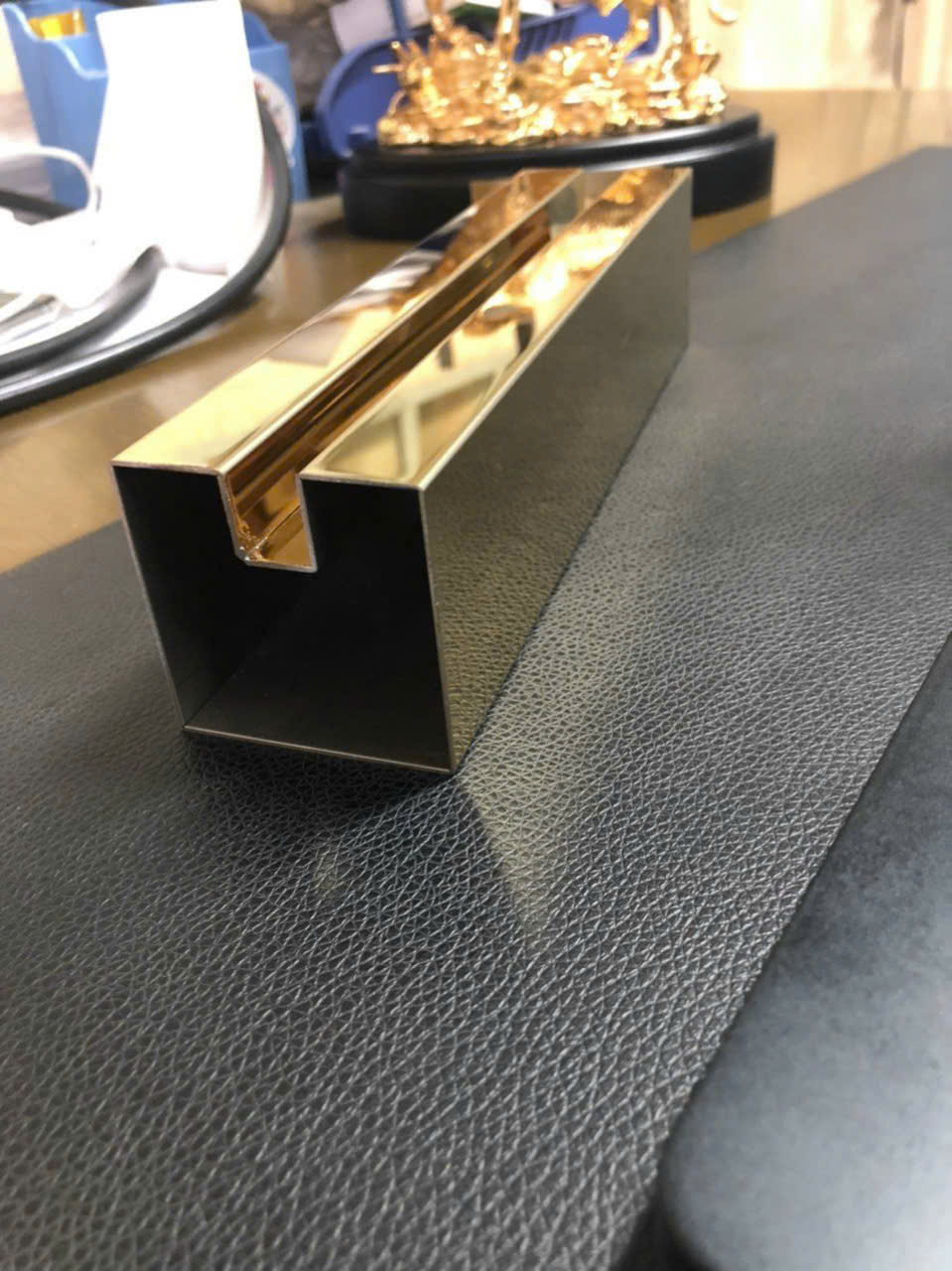 Nẹp hộp nhấn đấu cửa inox